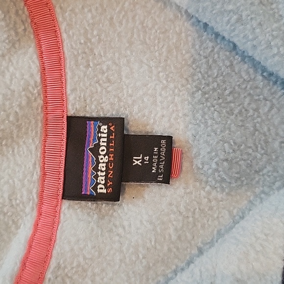 Girls size XL/14. Patagonia Long sleeve fleece pull over. - Picture 2 of 3